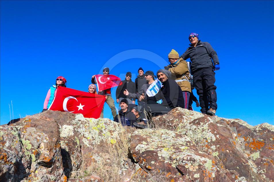 Dağcılar "Doğu'nun K2'si"ne zirve yaptı