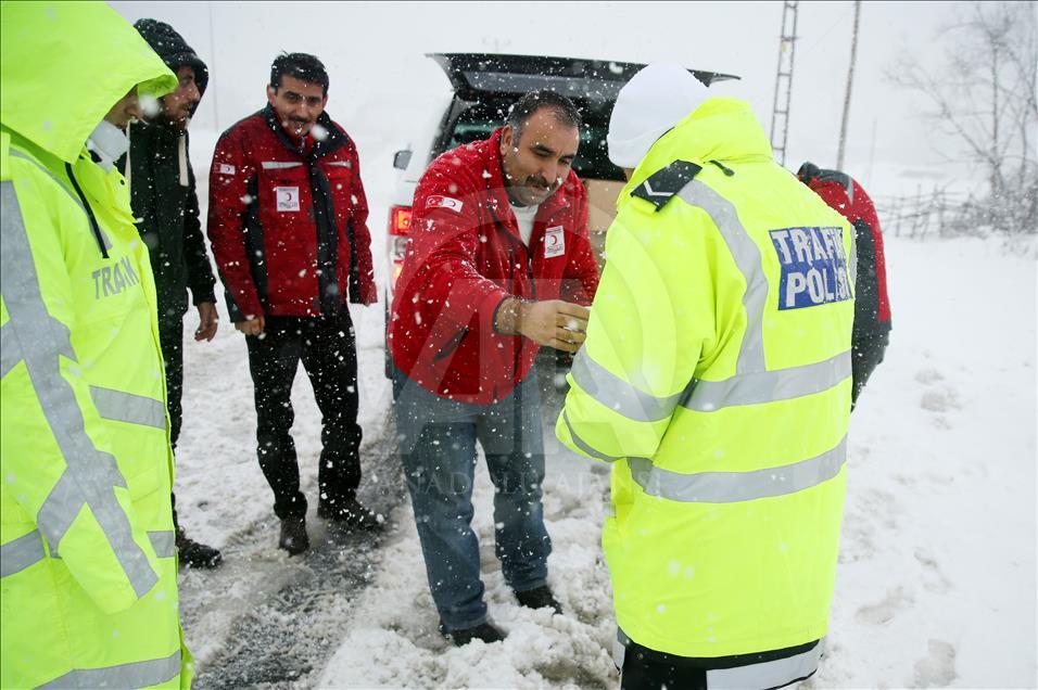 Türk Kızılayı'ndan "kar nöbeti"