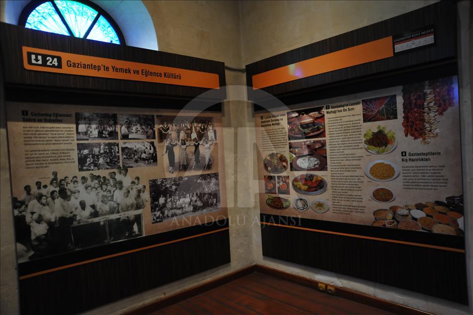 Turistlere rehber olan müze "Bayazhan"
