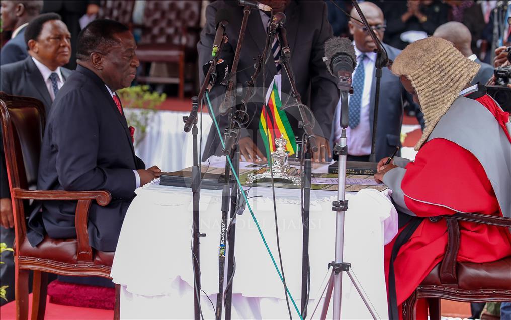 Emerson Mnangagwa disumpah jadi Presiden Zimbabwe