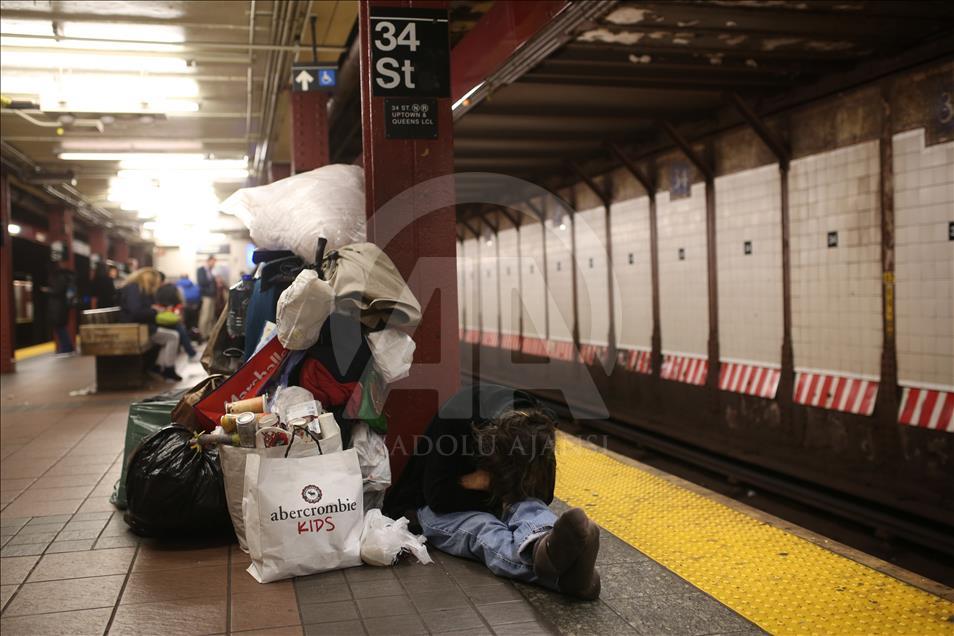 Hard lives of homeless people on streets in US