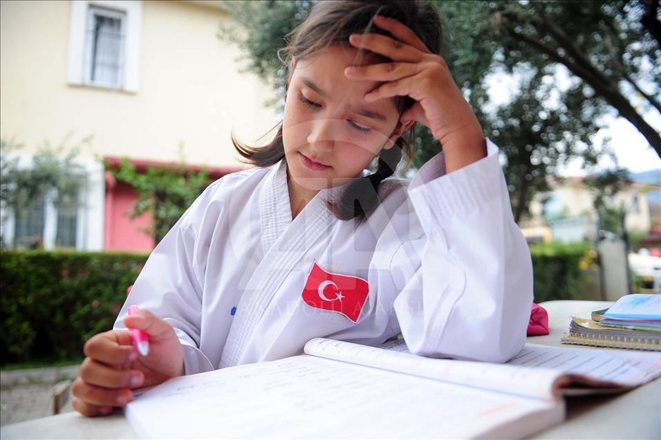 Annesi antrenörü oldu