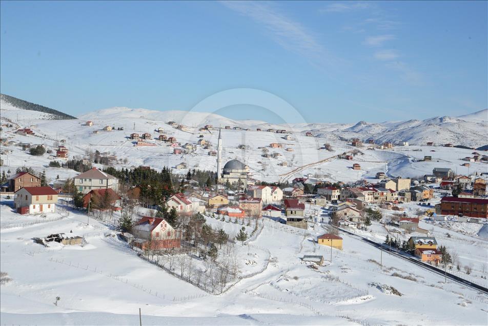 Çambaşı Yaylası'nda kar yağışı