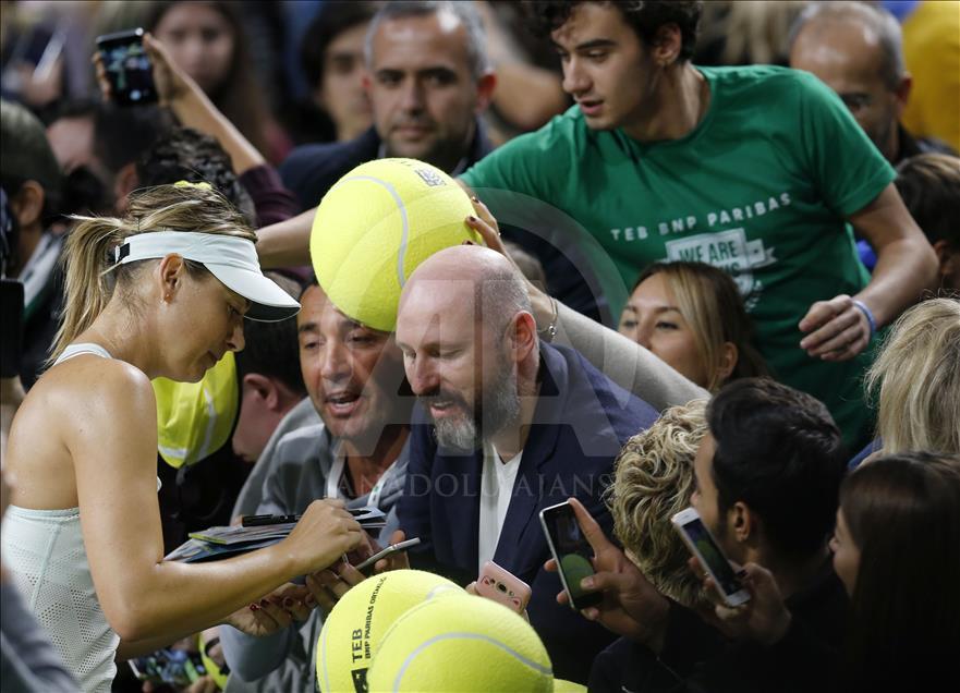 Sharapova, Çağla Büyükakçay'ı yendi