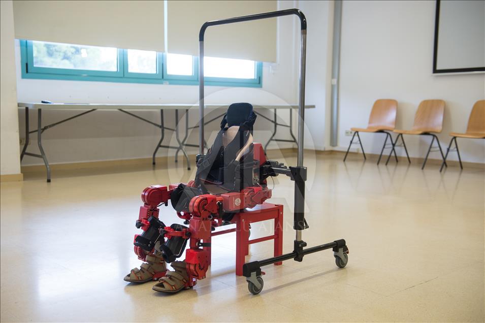 Portable exoskeleton for disabled children unveiled in Barcelona
