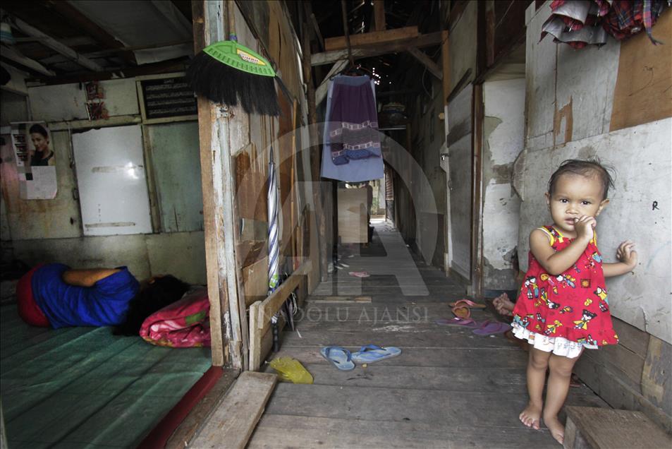 Life in drowned village of Jakarta, Indonesia