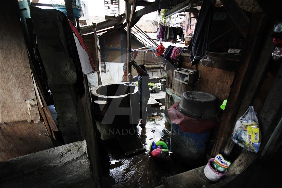 Life in drowned village of Jakarta, Indonesia