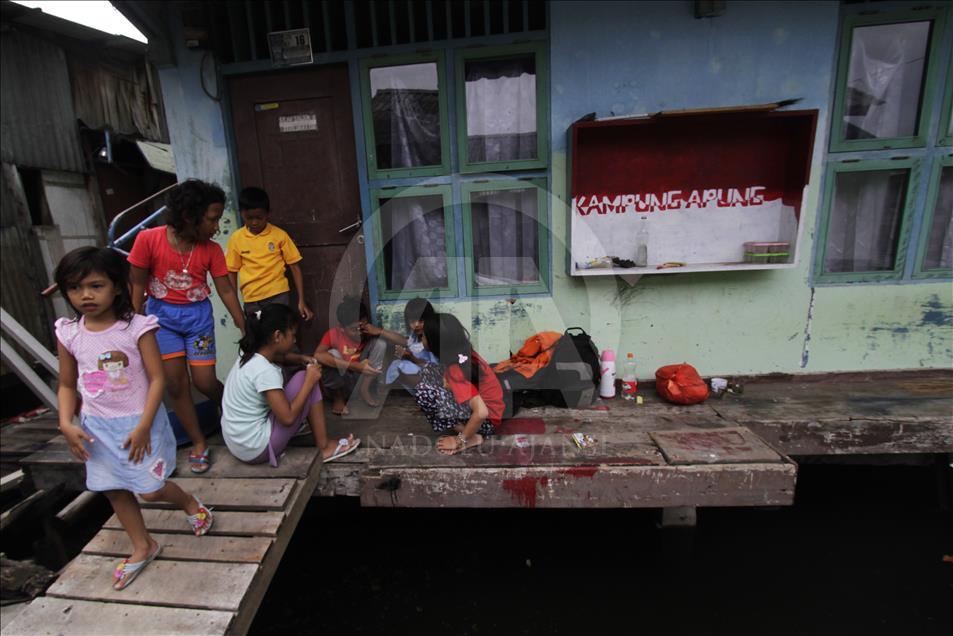 Life in drowned village of Jakarta, Indonesia