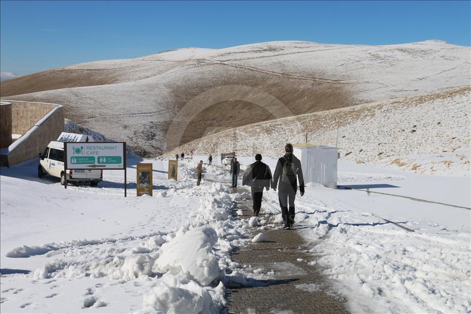 Mount Nemrut receives season’s first snowfall