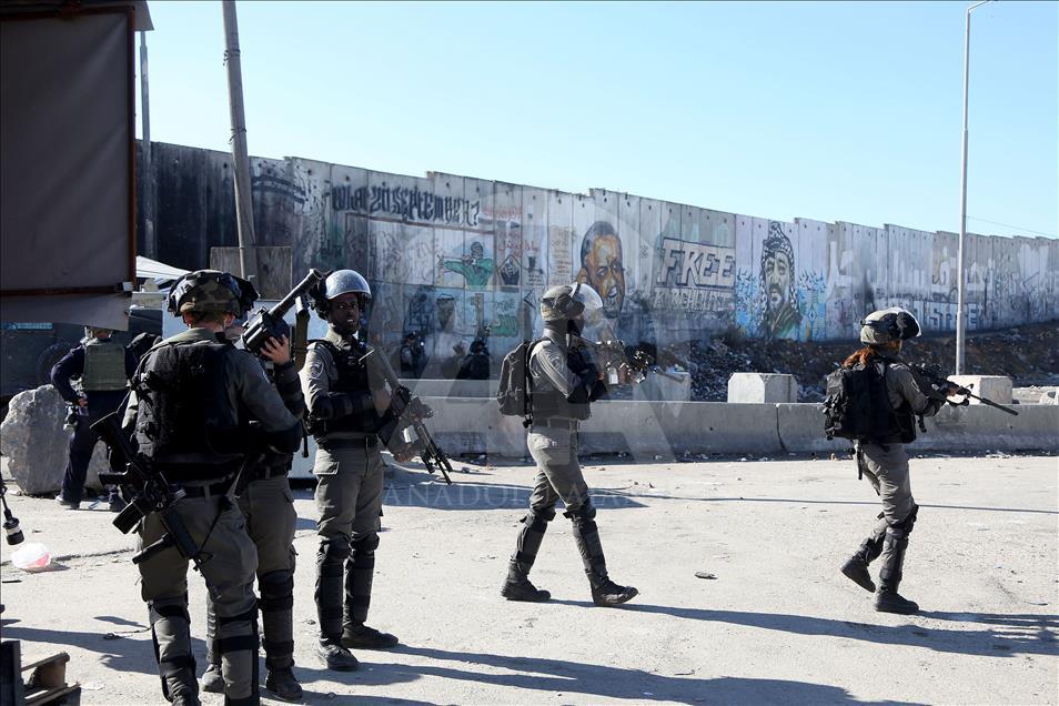 Израиль жестко подавляет протесты палестинцев
