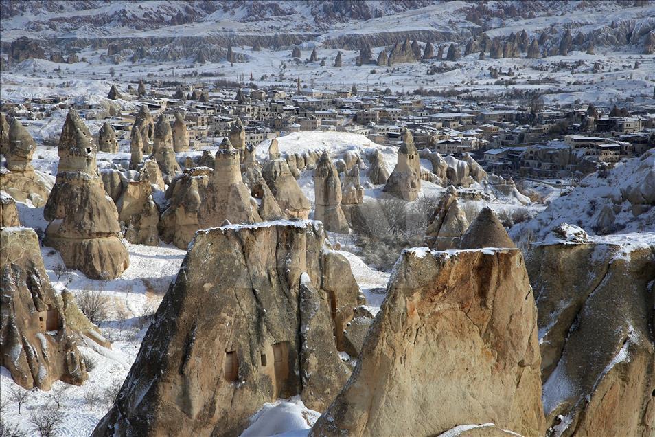 Turistler "beyaz Kapadokya"ya hayran kalıyor