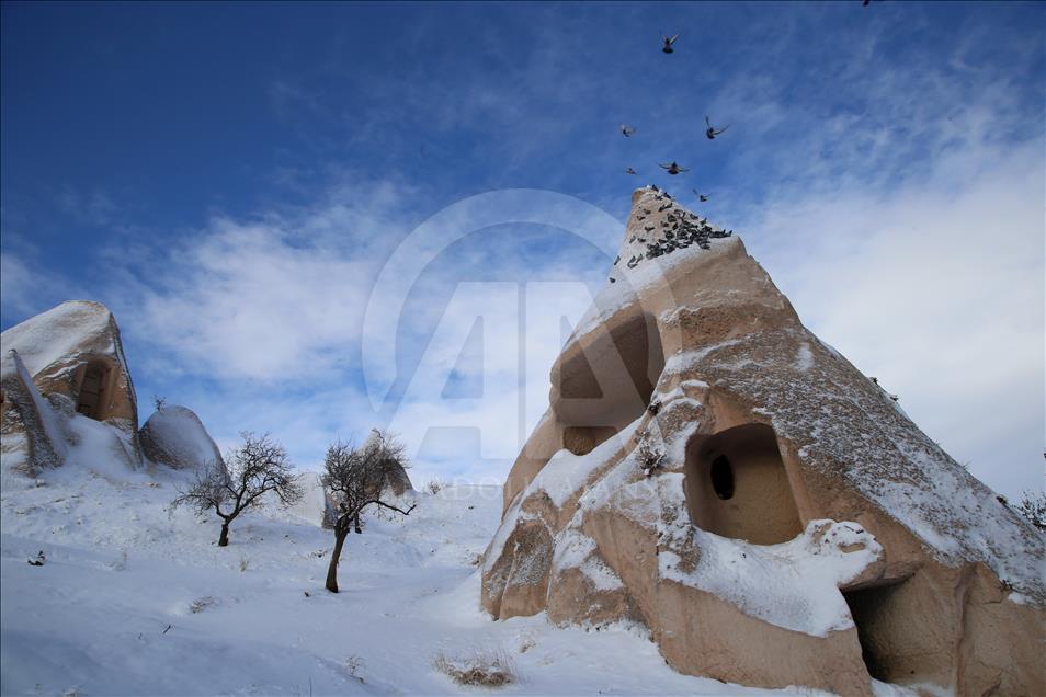Turistler "beyaz Kapadokya"ya hayran kalıyor