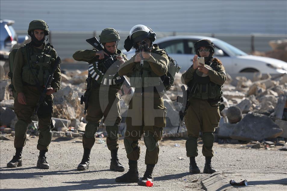 Израиль жестко подавляет протесты палестинцев
