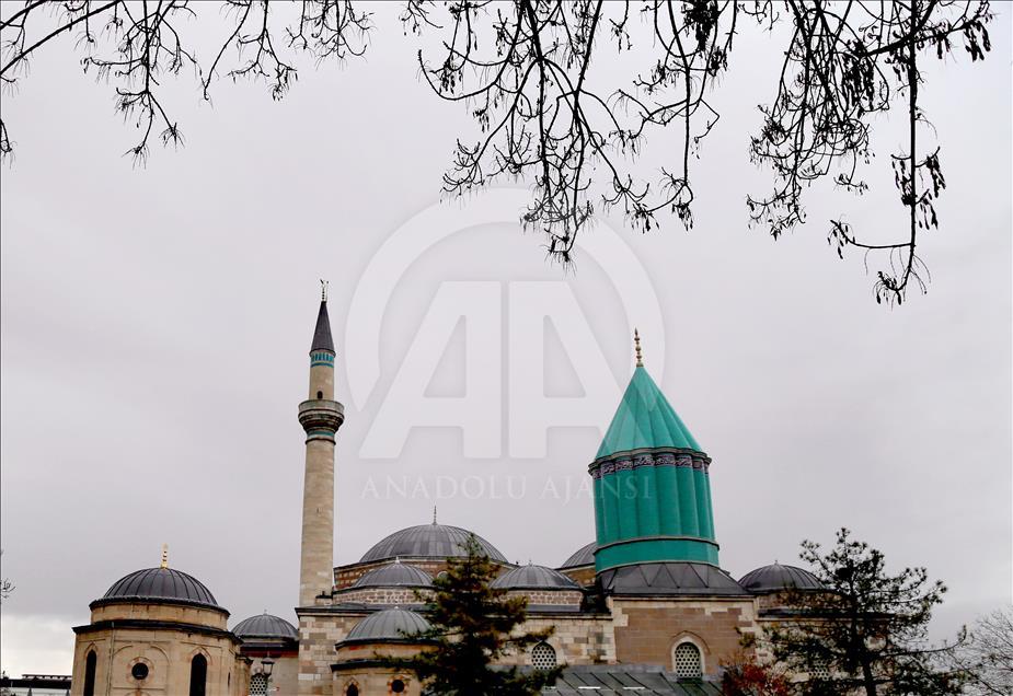 Susur Museum Mevlana jelang peringatan 744 tahun kematian Rumi