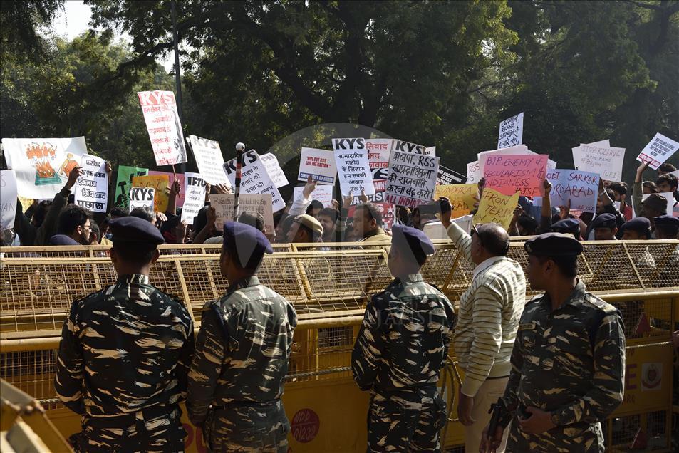Hindistan'da Afrazul cinayeti protesto edildi
