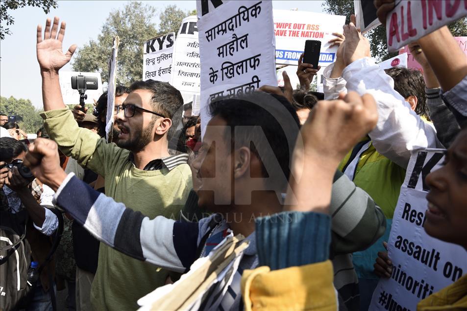 Hindistan'da Afrazul cinayeti protesto edildi