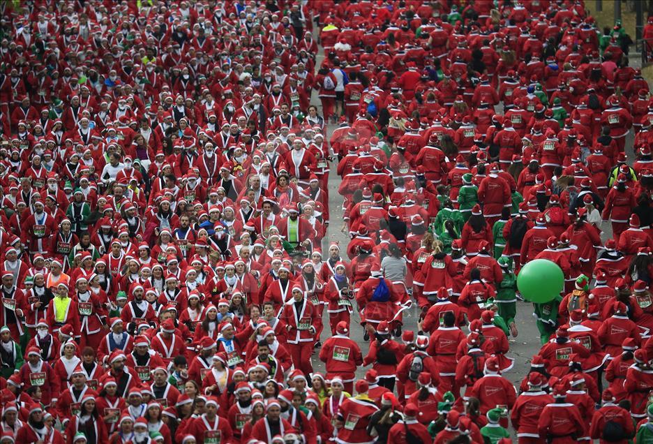 مدريد.. 10 آلاف يشاركون بمسابقة جري مرتدين أزياء "بابا نويل"

