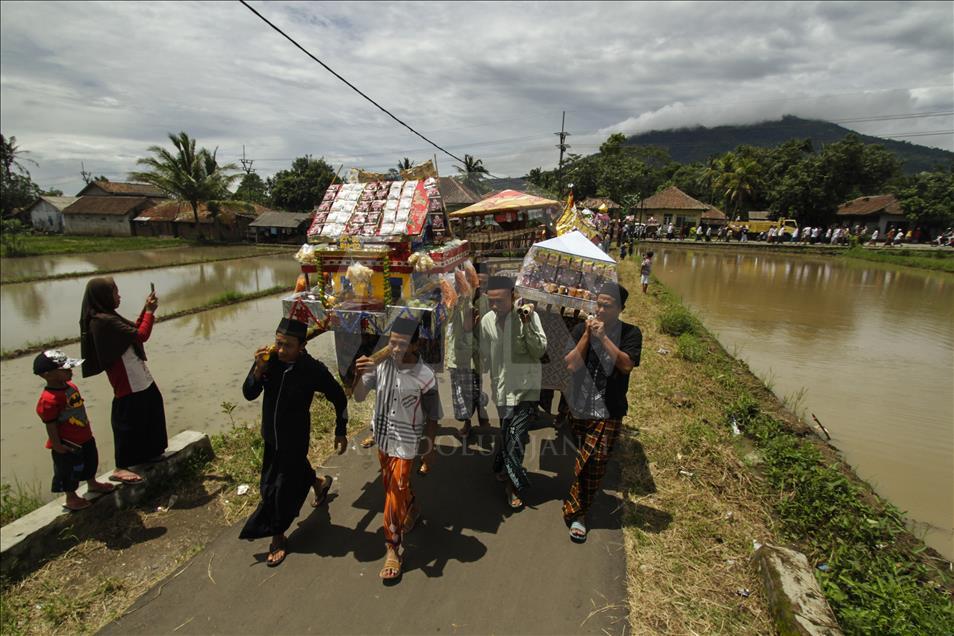 Perayaan Dongdang di Banten