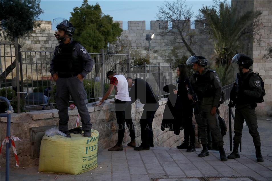 Jérusalem : Les forces israéliennes agressent des manifestants à Bab al'Amoud
