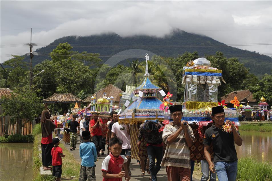 Perayaan Dongdang di Banten