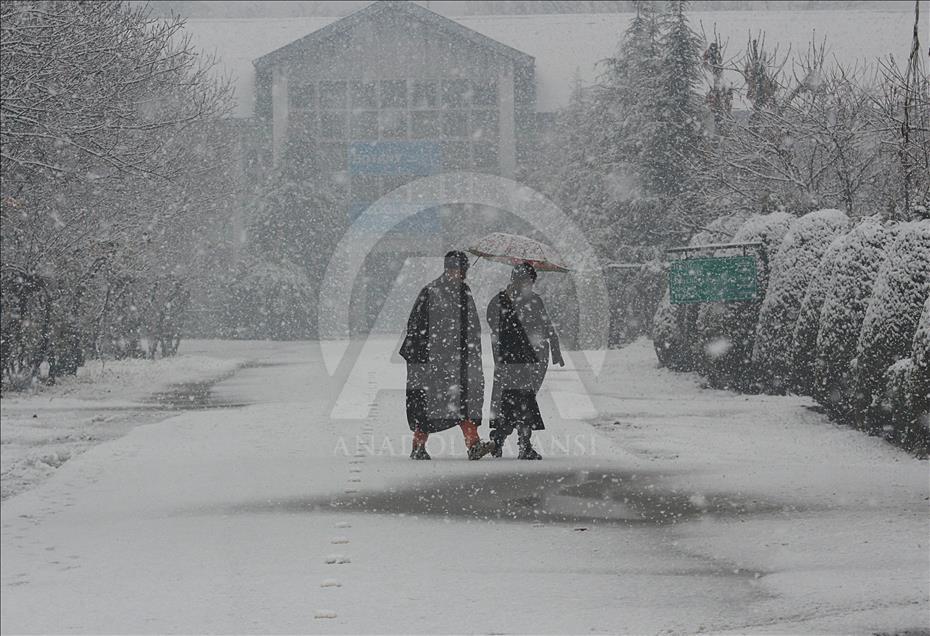 Forte chute de neige au Cachemire
