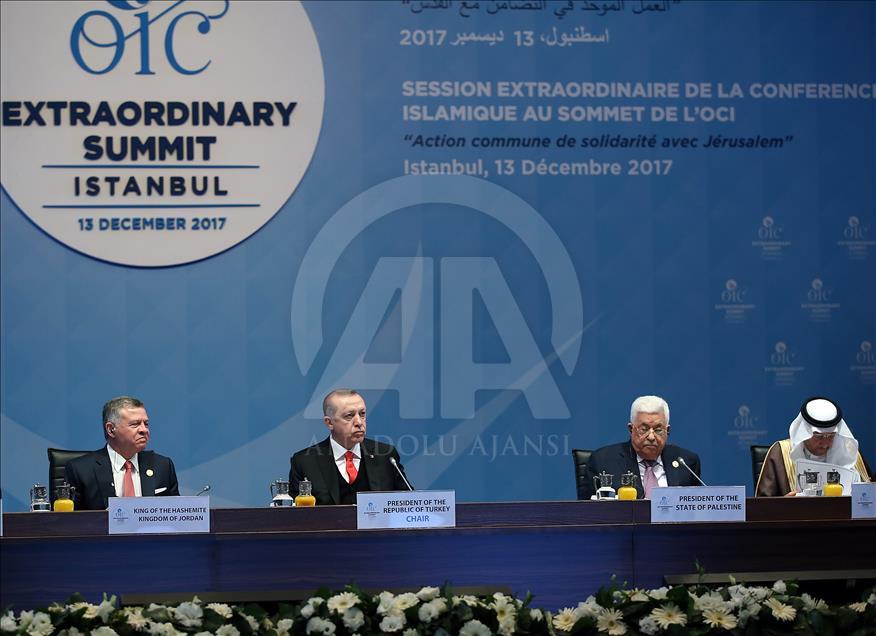 В Стамбуле проходит внеочередной саммит ОИС