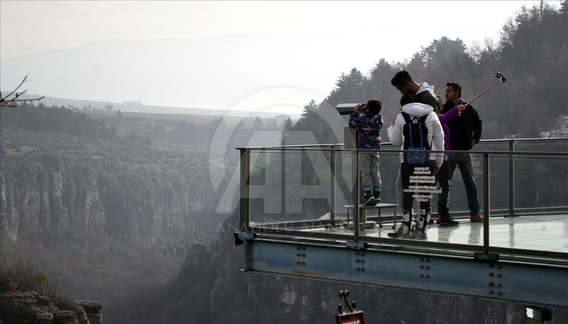 Türkiye'nin ilk cam terasına turist ilgisi