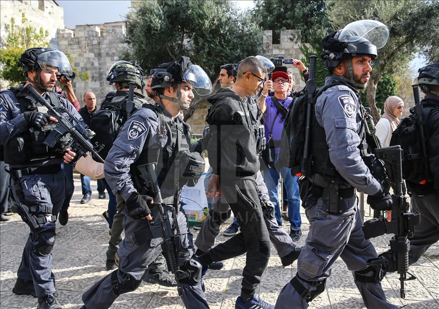Israeli security forces clash with protesters in occupied W. Bank 