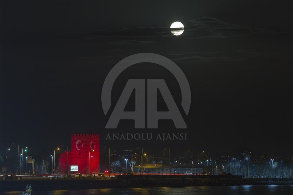 İstanbul ay ışığında bir başka güzel