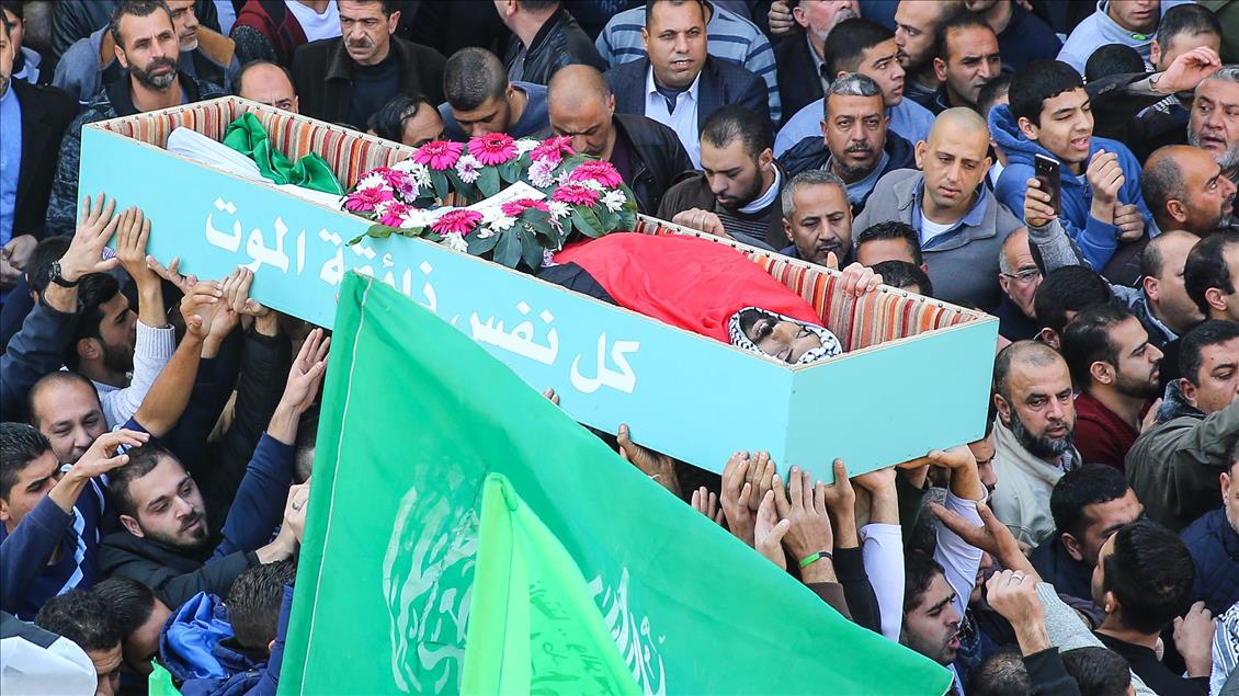 Öldürülen Filistin gencin cenazesi