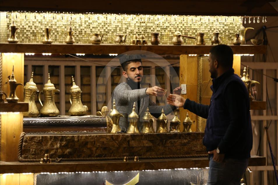 Bağdat'taki "seyyar kahvehane" hem göze hem damağa hitap ediyor