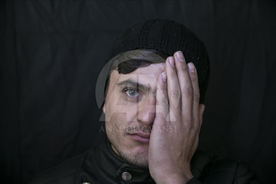 Syrian orphans show support to Syrian infant