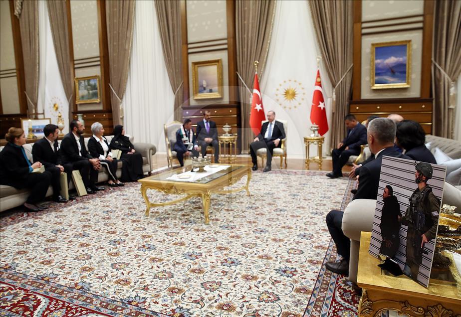 President Erdogan receives Palestinian with Down syndrome 