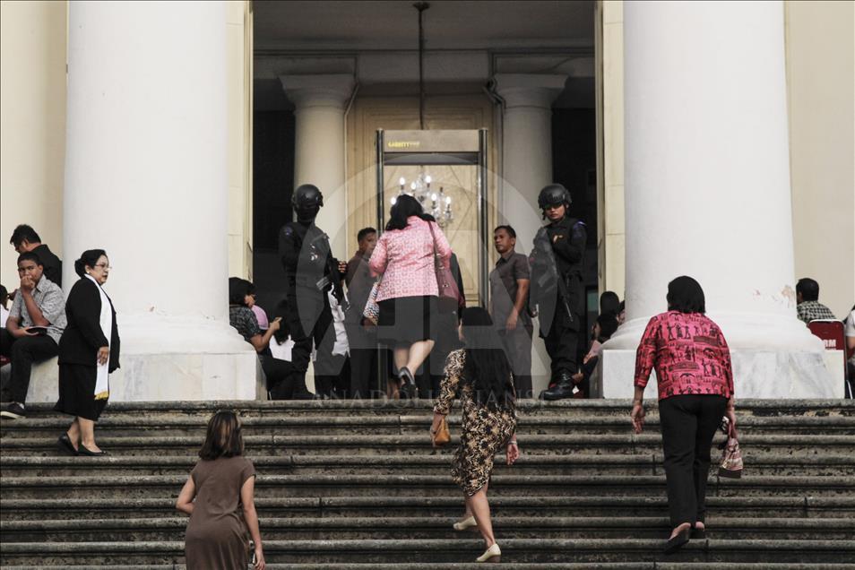 Khusyuk ibadah Natal di Gereja Immanuel Jakarta