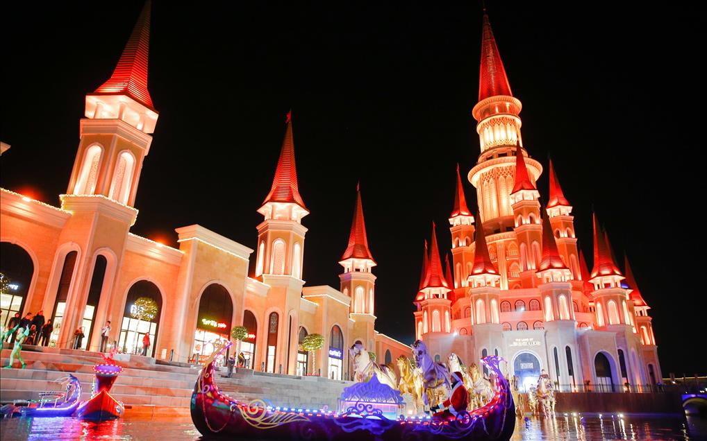 Turkey's Antalya  prepares to celebrate the New Year