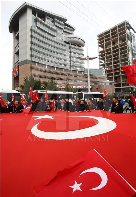 Şehit yakınları ve gazilerden CHP'yi protesto