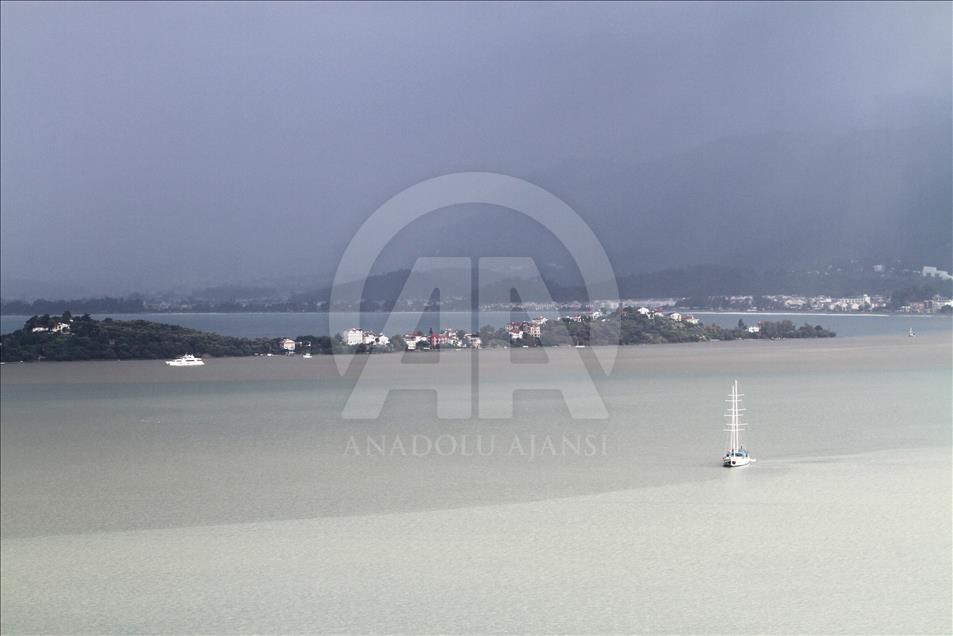 Fethiye'de denizin rengi değişti