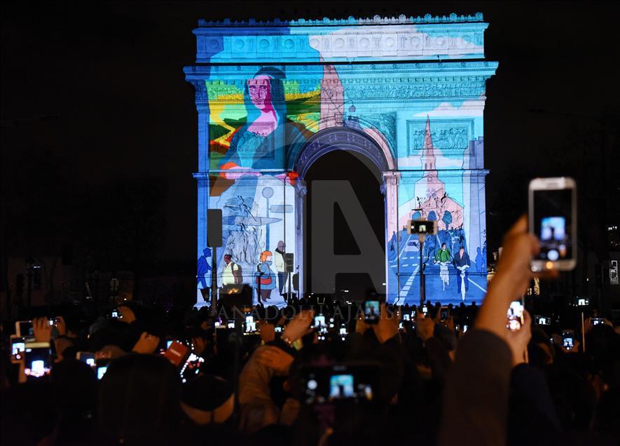 Paris'te yeni yıl kutlamaları