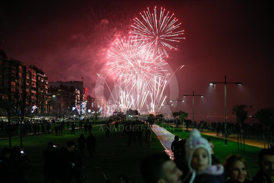 İzmir'de yeni yıl coşkusu