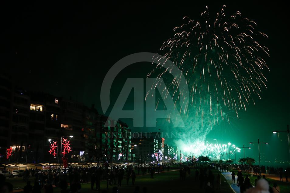 İzmir'de yeni yıl coşkusu