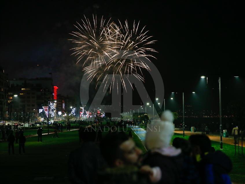 İzmir'de yeni yıl coşkusu