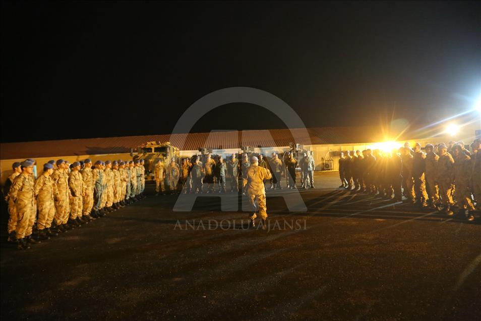 Mehmetçik'e yılın son akşamında "anne yemeği"