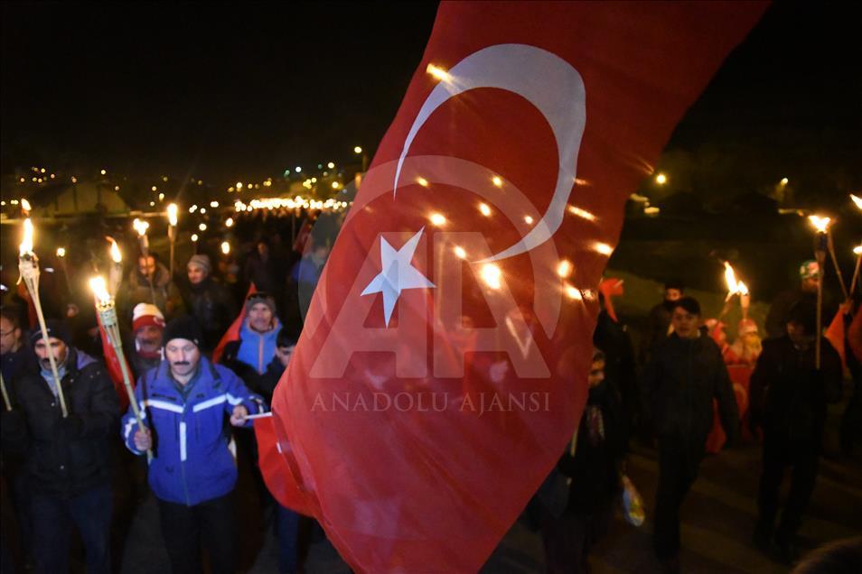 Binlerce kişi Sarıkamış şehitleri anısına yürüdü