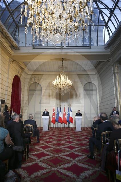 Президенты Турции и Франции провели совместную пресс-конференцию в Париже
