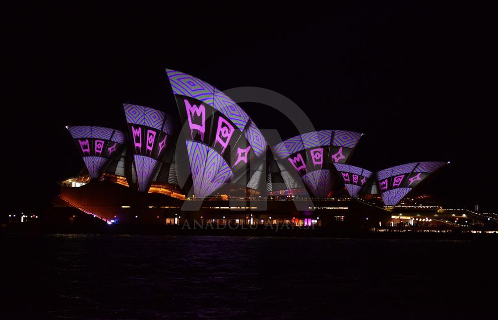 Sydney Opera Evi her gün binlerce ziyaretçi ağırlıyor