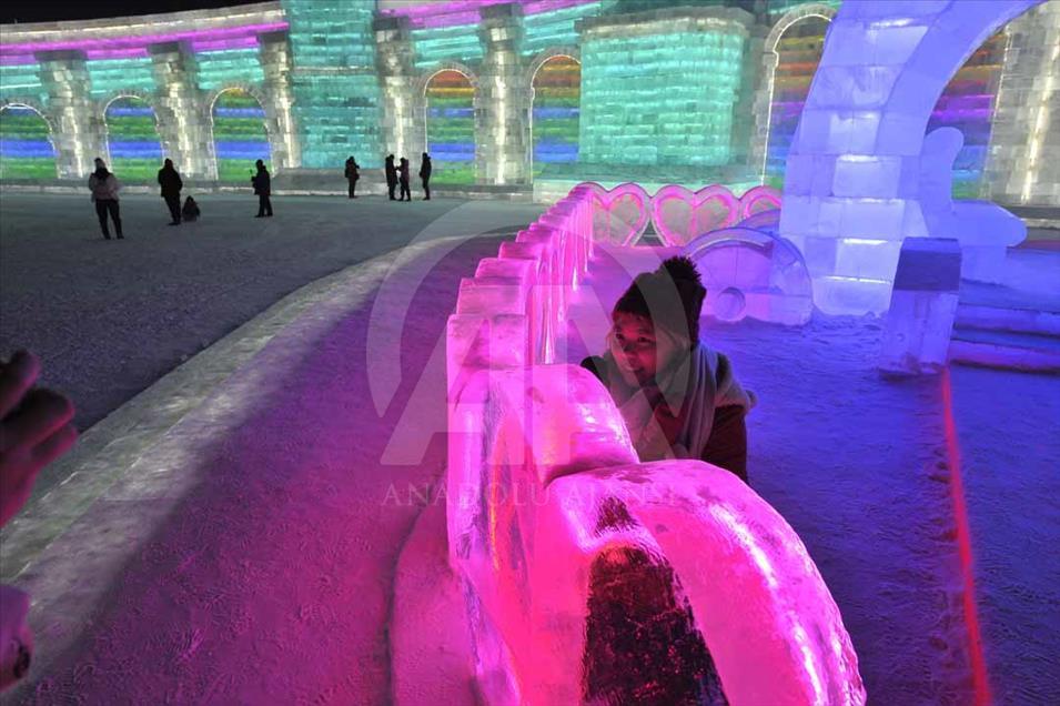 Festival internacional de esculturas de hielo y nieve de Harbin, China