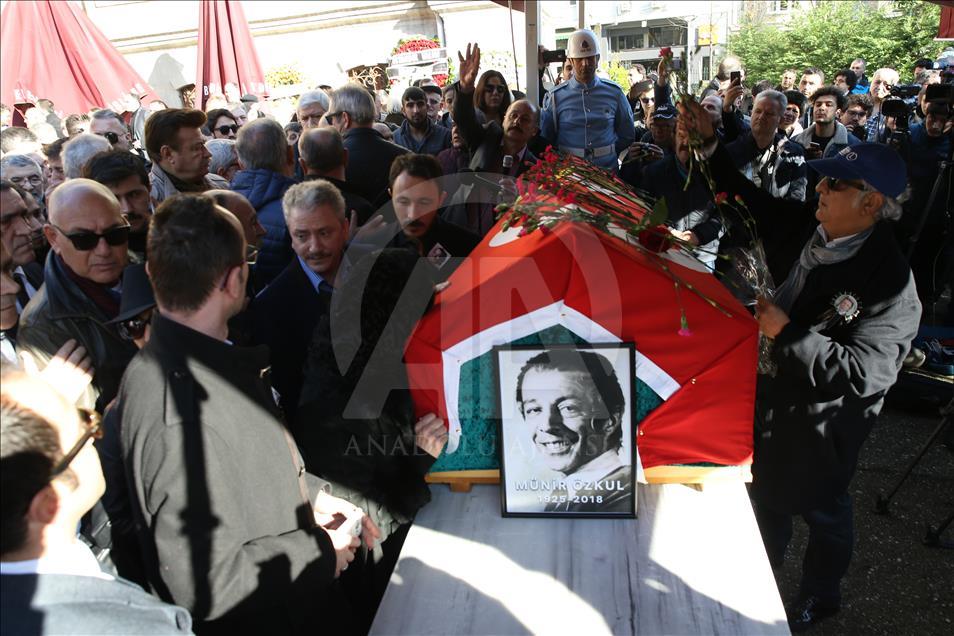 Münir Özkul son yolculuğuna uğurlandı