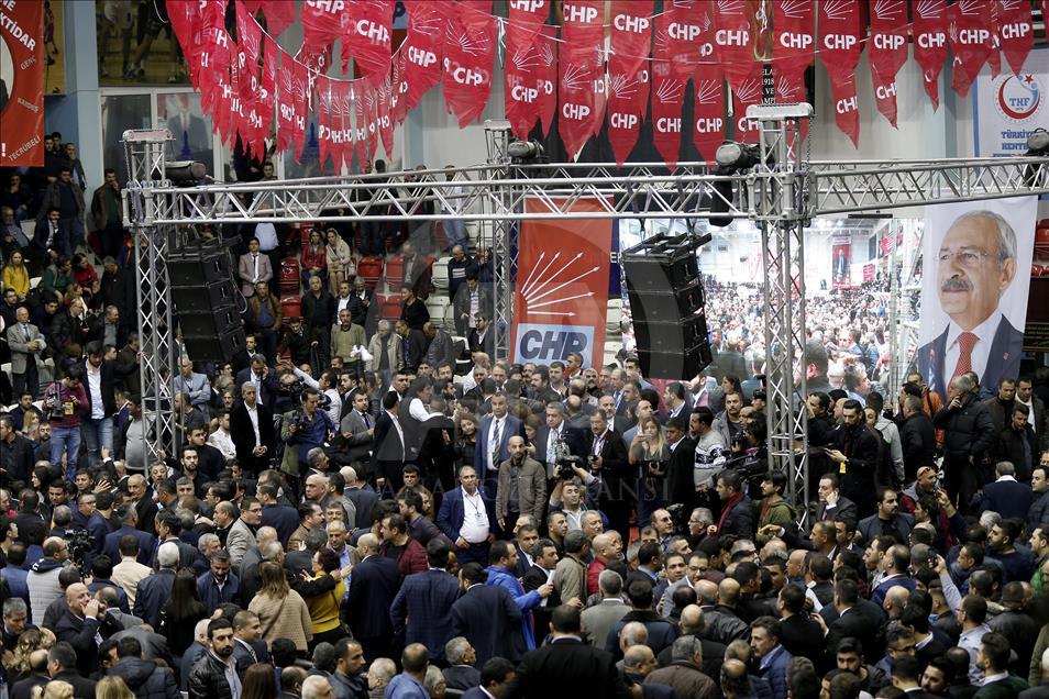 CHP İzmir İl Kongresi'nde gerginlik - Anadolu Ajansı