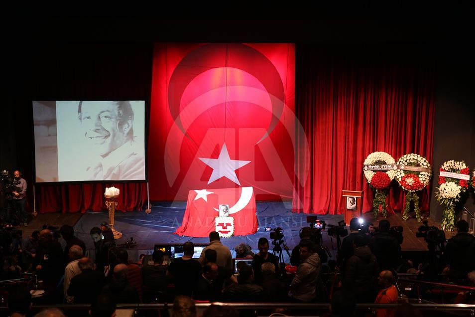 Münir Özkul son yolculuğuna uğurlanıyor