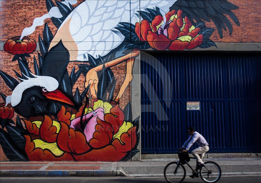 Seni yang terserak di dinding Bogota